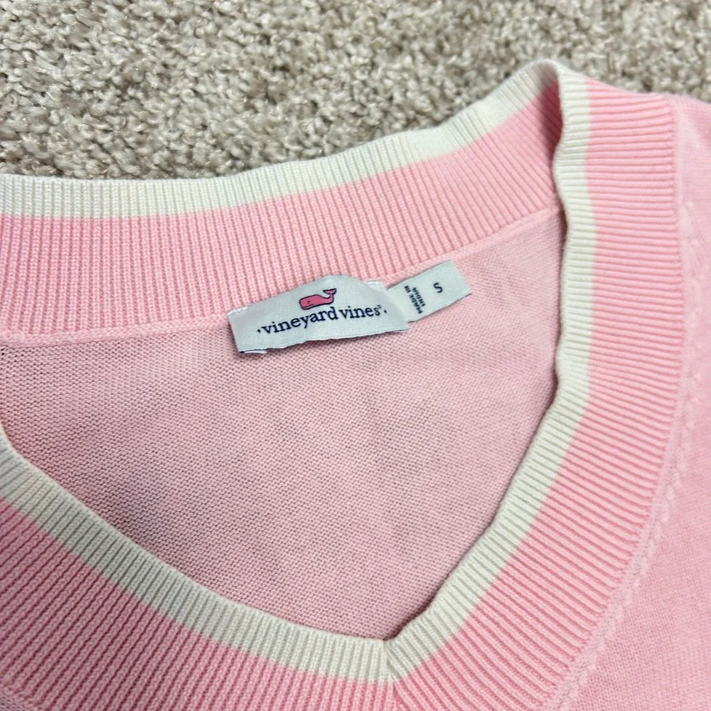 Vineyard Vines Women Small Pink V-Neck Sweater Ivory Trim Whale Logo Pullover